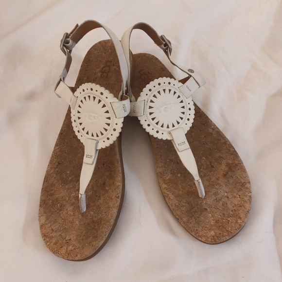 UGG "AYDEN II " WHITE MEDALLION THONG SANDALS - Picture 1 of 14